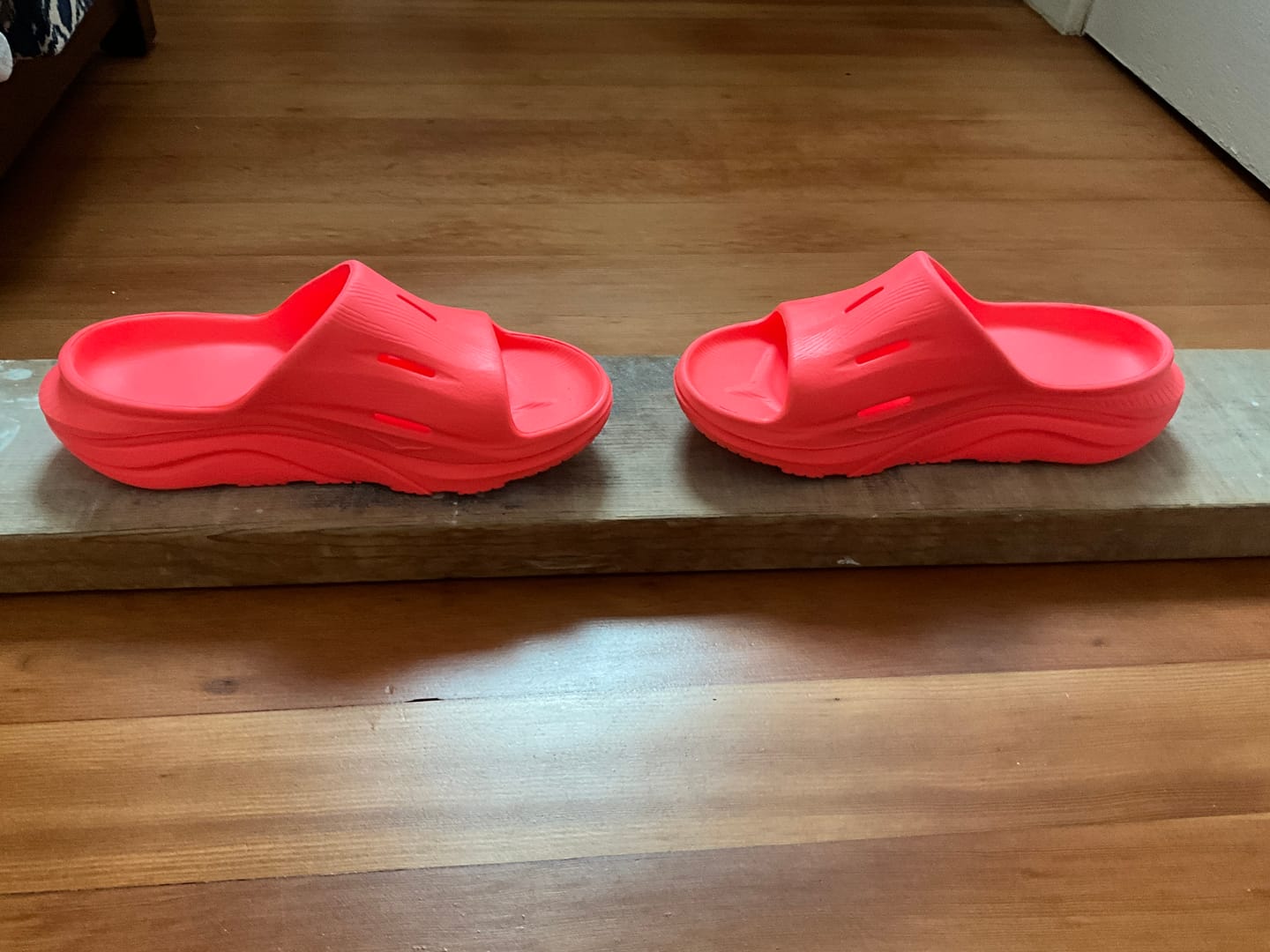 Customer photo review of HOKA Unisex Ora Recovery Slide 3