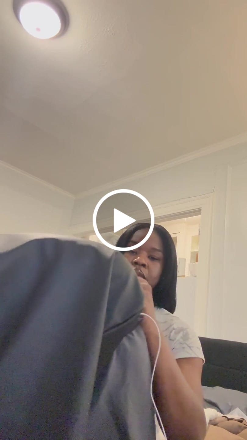 Customer video review of Earthbound® Grounding Pillow Case (Reviewers)