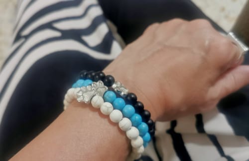 Customer photo review of Pulsera de Esperanza