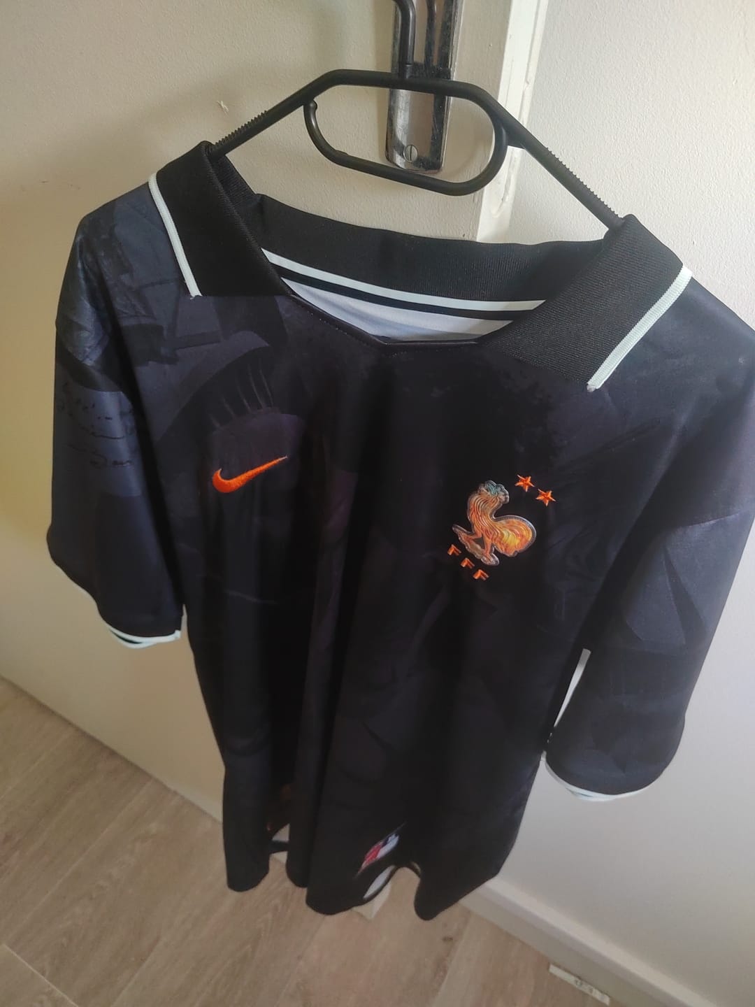 Customer photo review of MAILLOT FRANCE NOIR ENERGY