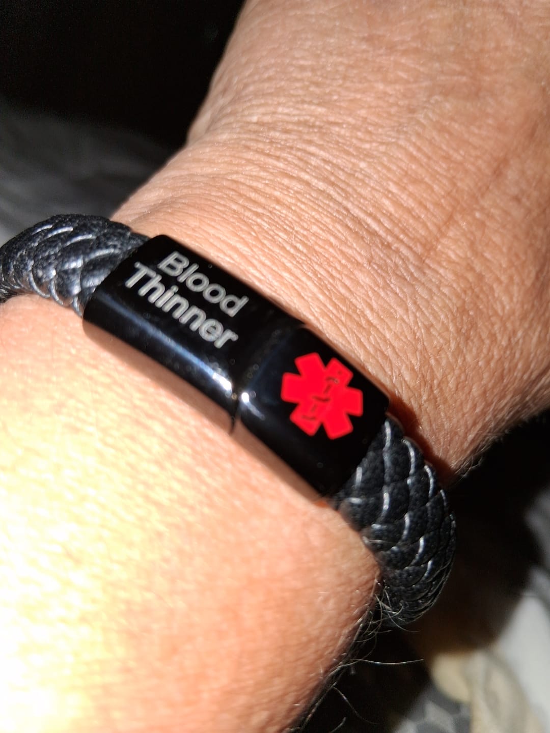 Customer photo review of Medizinisches Notfallarmband