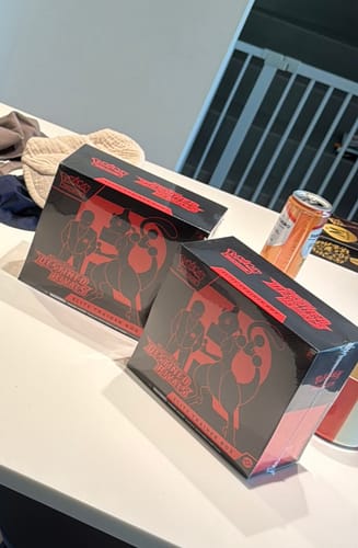 Customer photo review of Pokémon Scarlet & Violet – Destined Rivals Elite Trainer Box