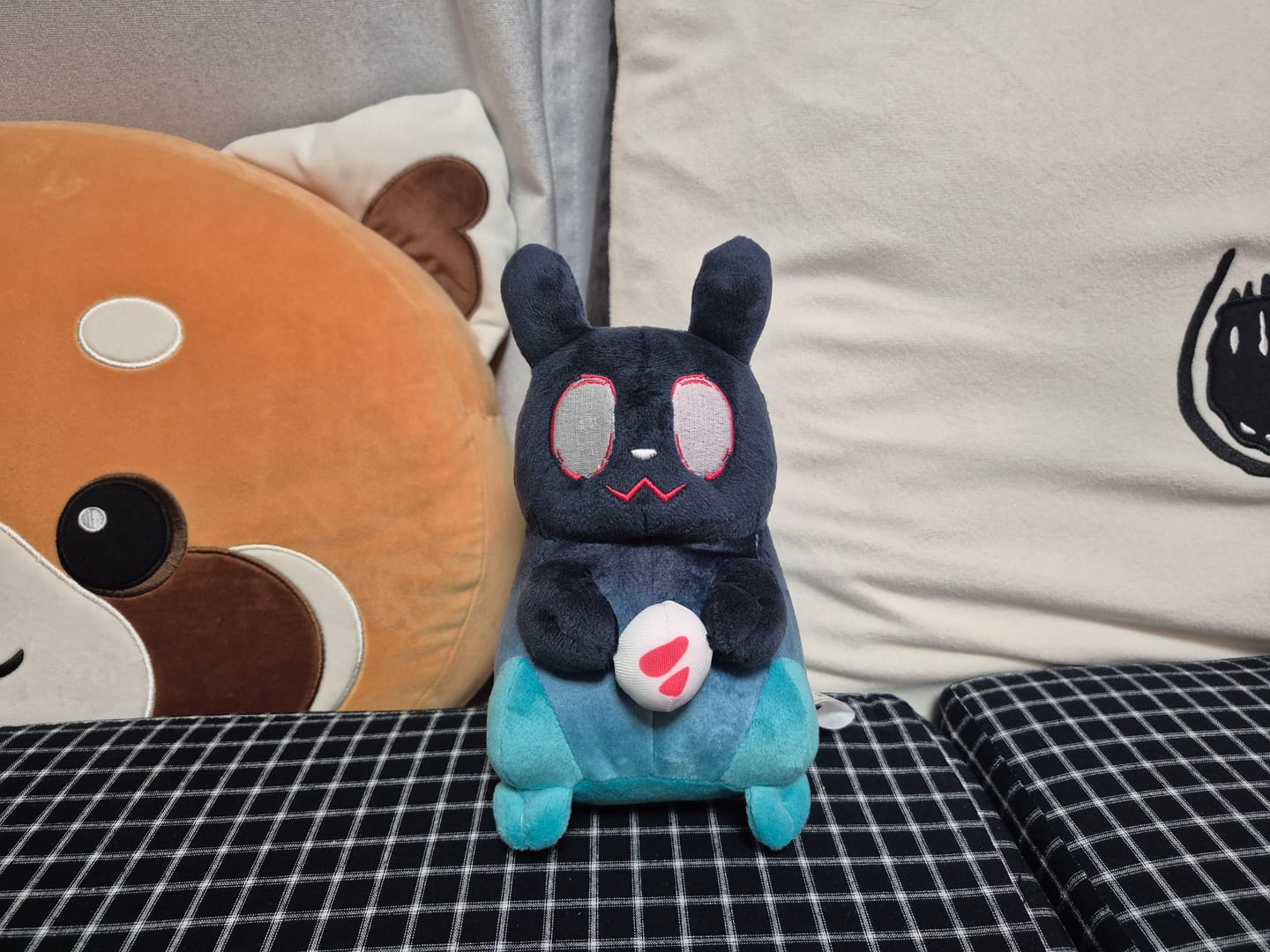 Customer photo review of Rain World - Inv Slugpup Plush