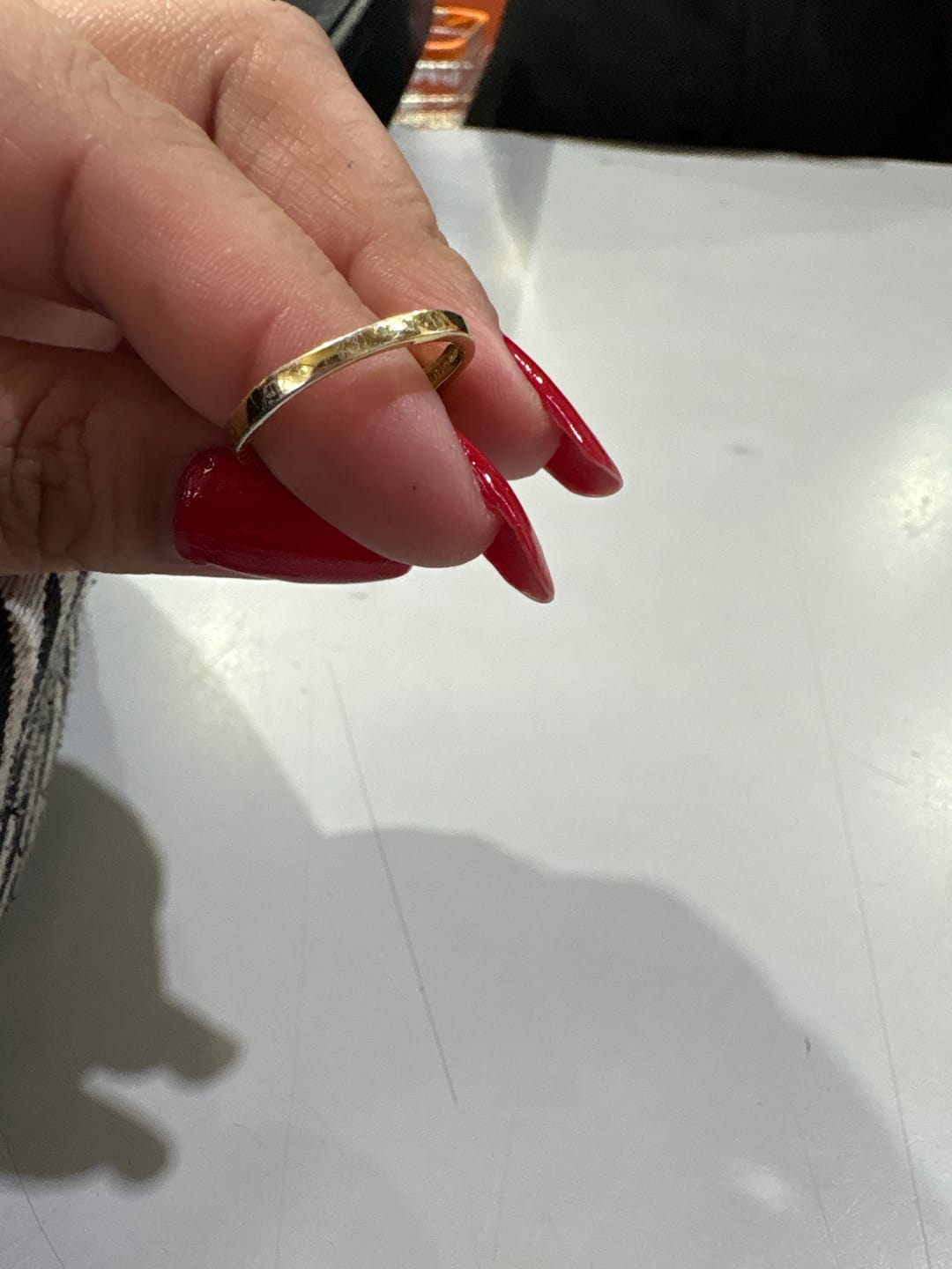 Customer photo review of Anillo Ovalado Circón Esmeralda