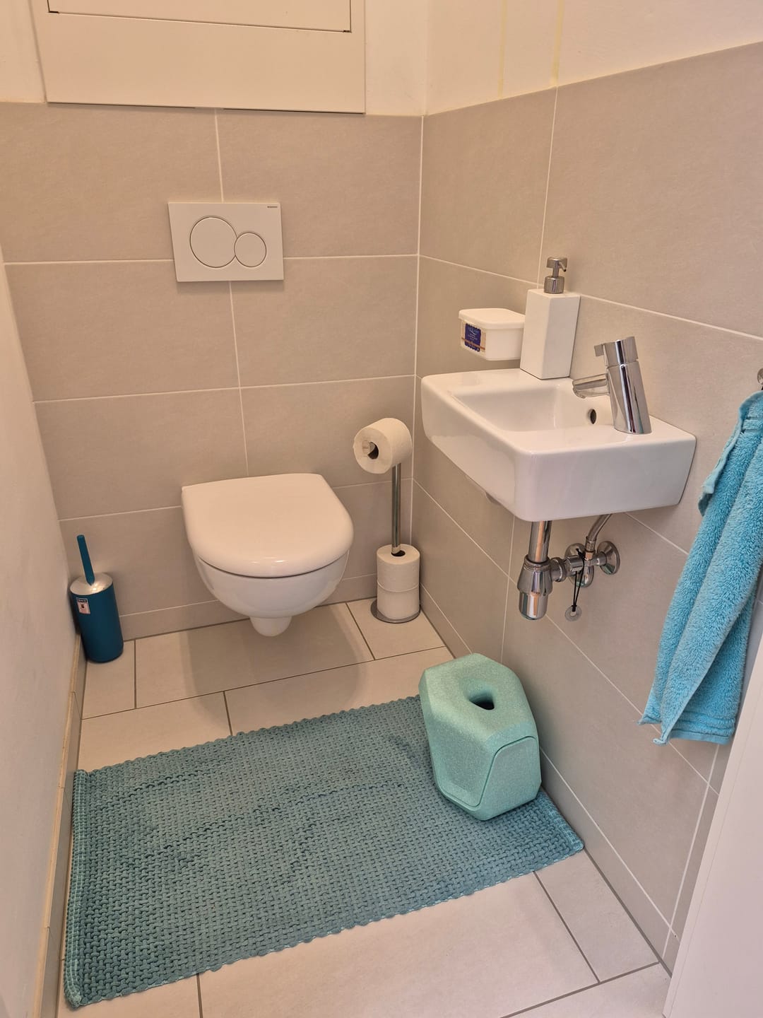 Customer photo review of stuul® Toilet Stool | The Poop Stool with Style