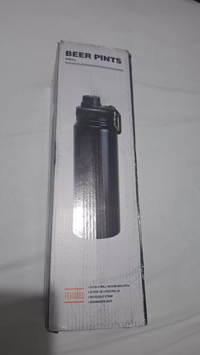 Customer photo review of Garrafa de Água Térmica Aço Inox Esportiva Academia Isolada a Vácuo Aço Inox 304 de 800ml