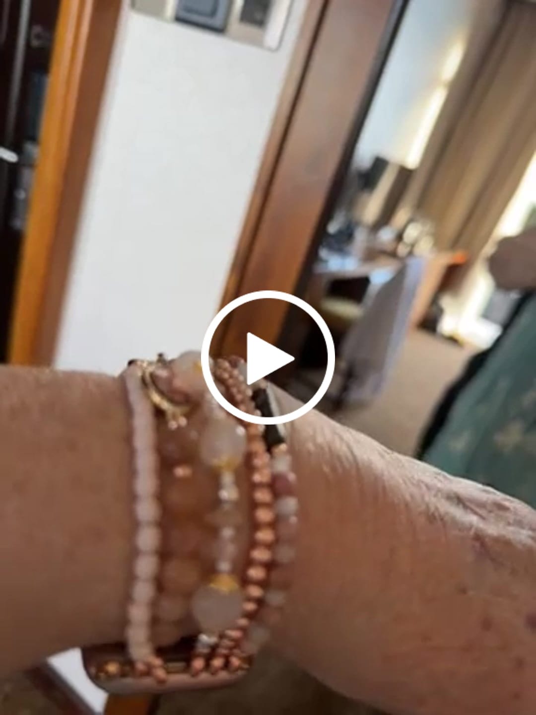 Customer video review of Burgundy Rose Stretch Apple Watch Strap