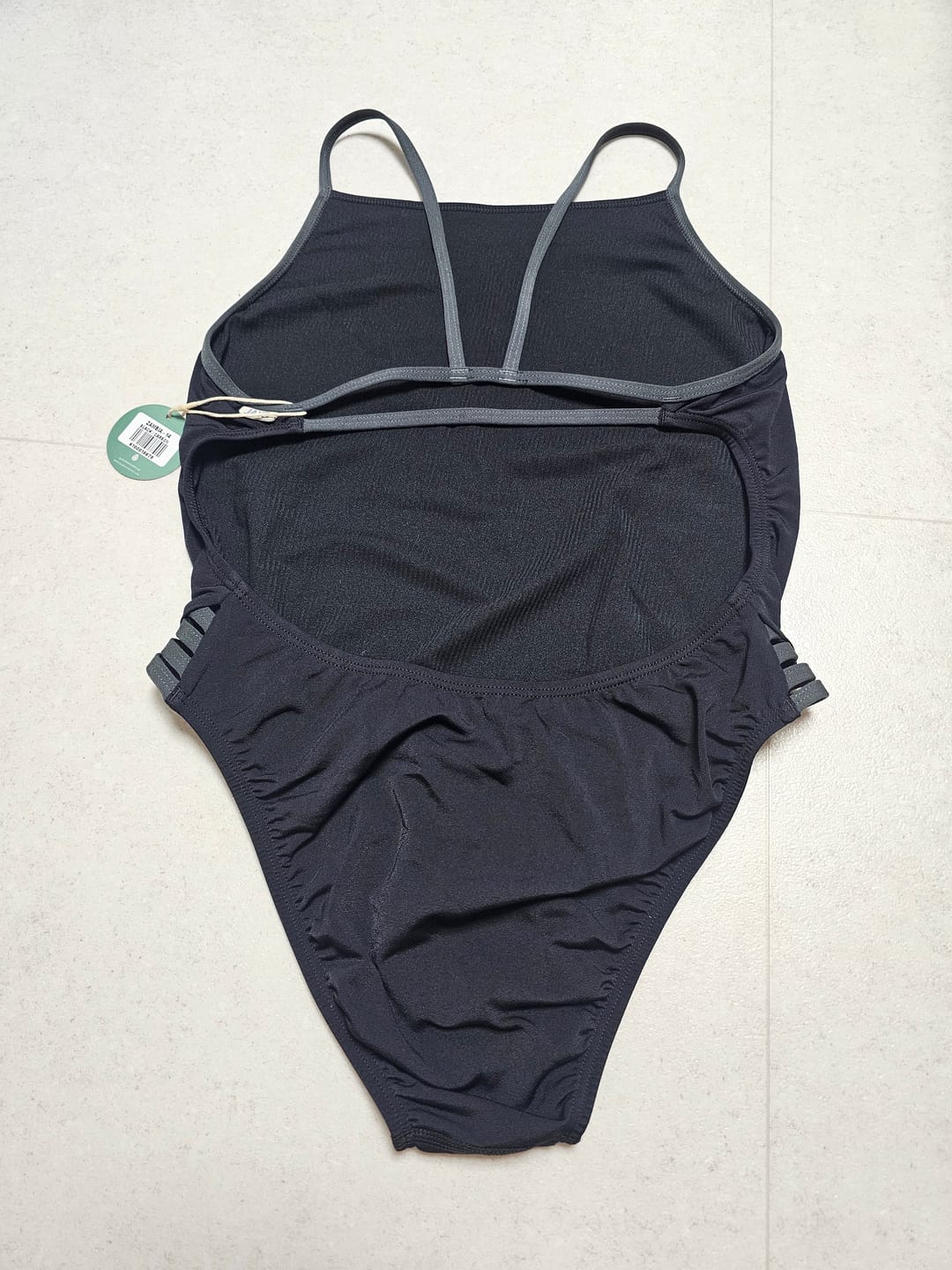 Customer photo review of ZAMBIA ONE PIECE - Black|Carbon