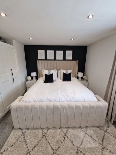 Customer photo review of Alvina Winged Stripe Curved Footboard Bed