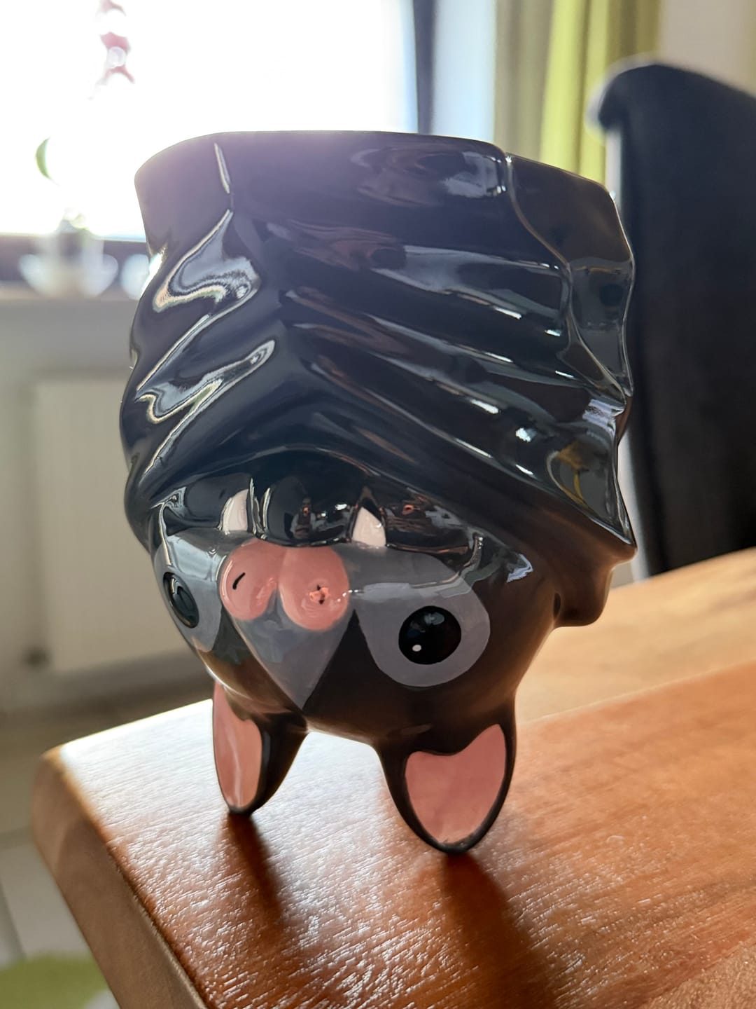 Customer photo review of Auf dem Kopf stehende Fledermaus Tasse – Becher aus Keramik in Fledermaus Form