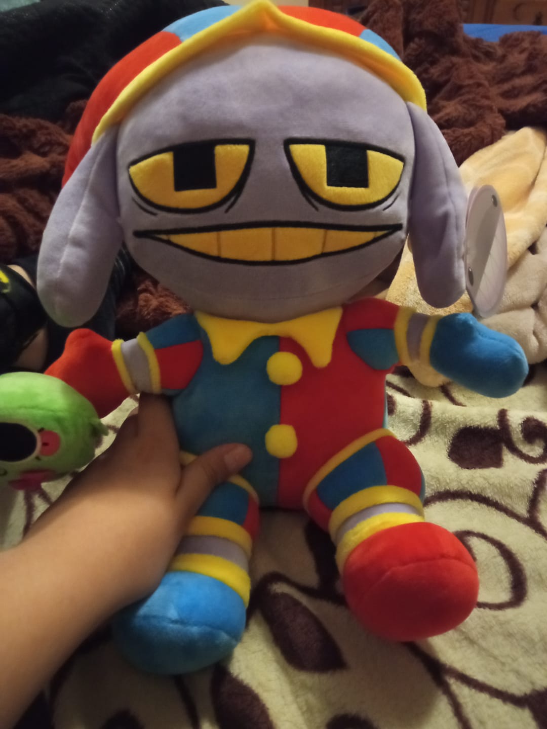 Customer photo review of Pomni-Suit Jax Plush