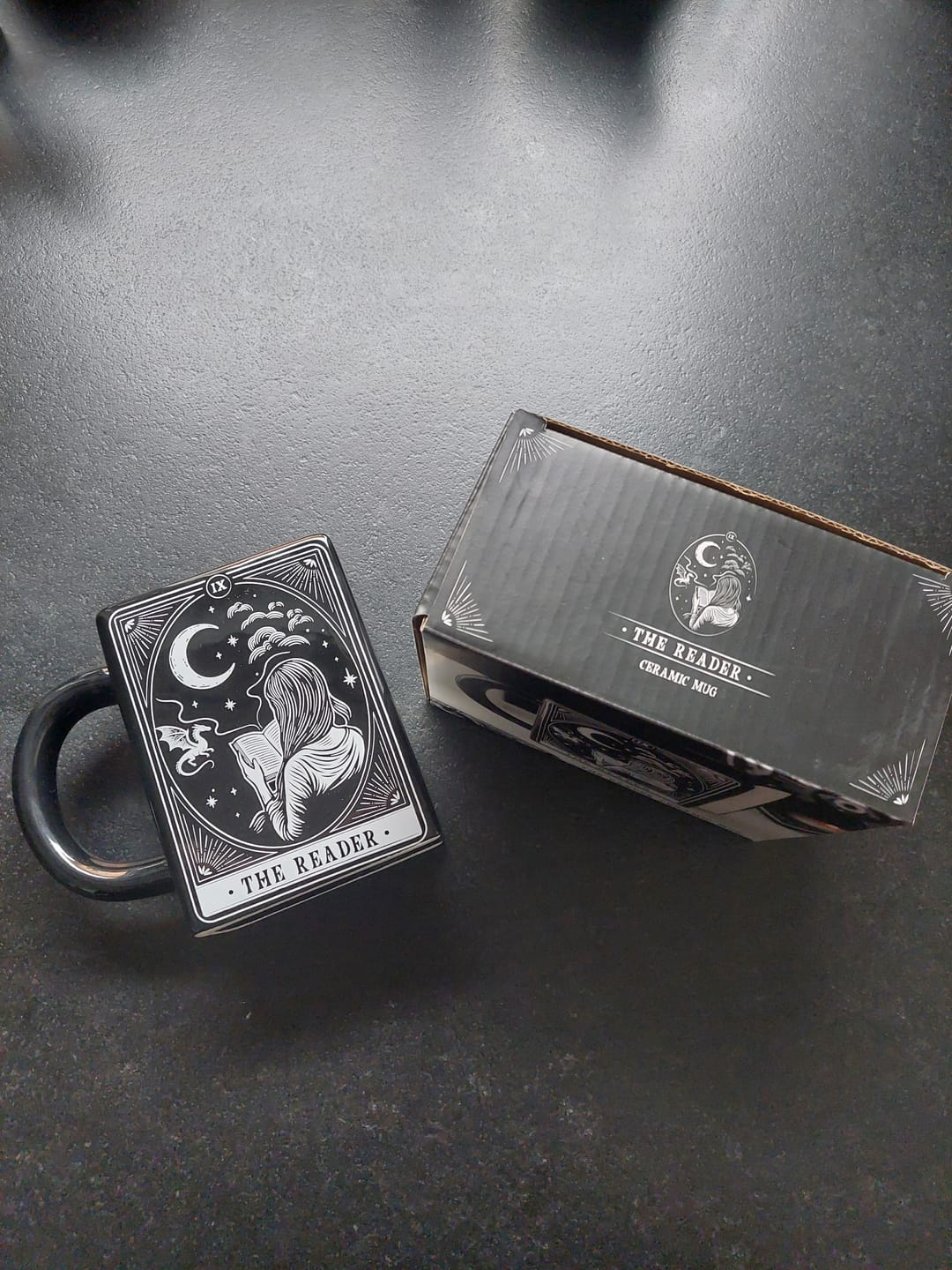 Customer photo review of Mondleserin Zauberbuch Tasse in Buchform - Tarot Design The Reader