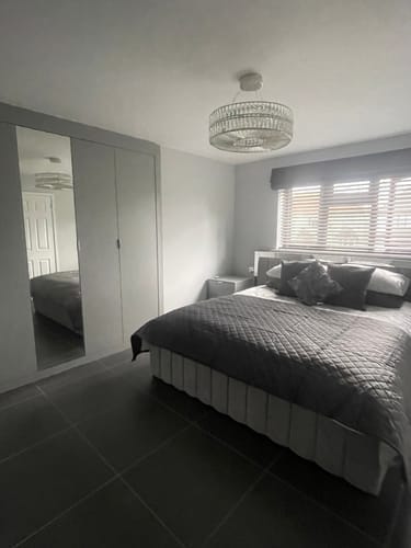 Customer photo review of Jude Mirror Stripe Line Bed