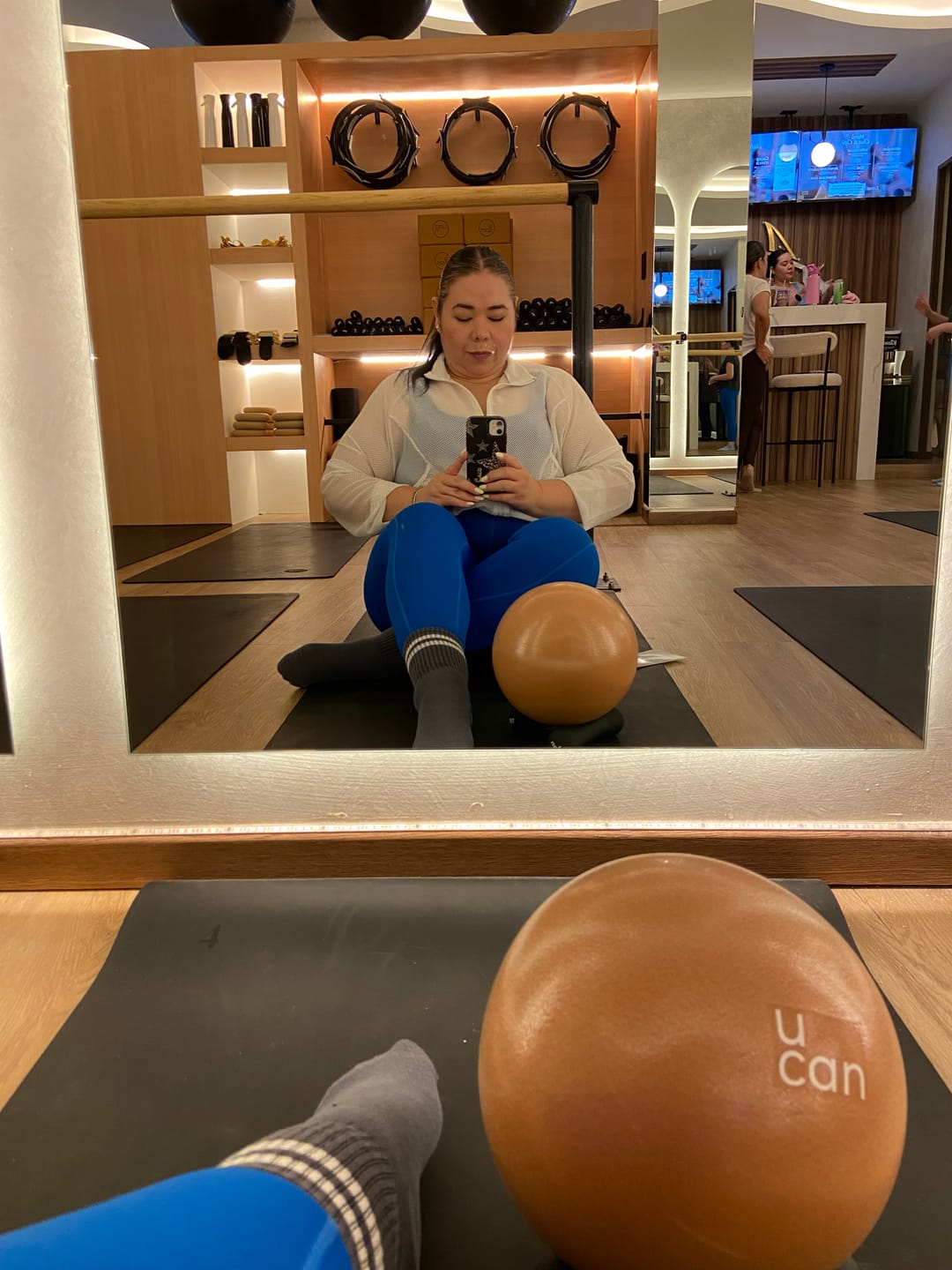 Customer photo review of Legging básico con corte en pierna