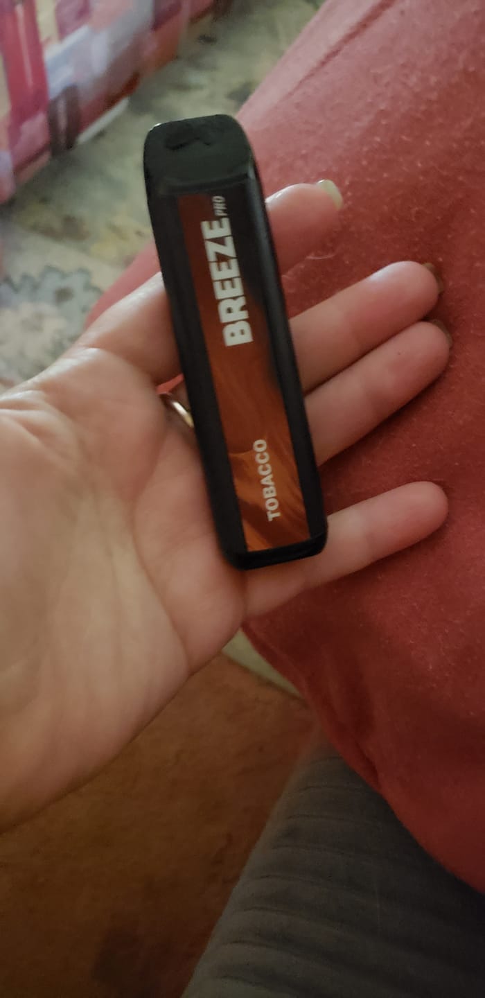 Customer photo review of Breeze Pro Disposable Vape