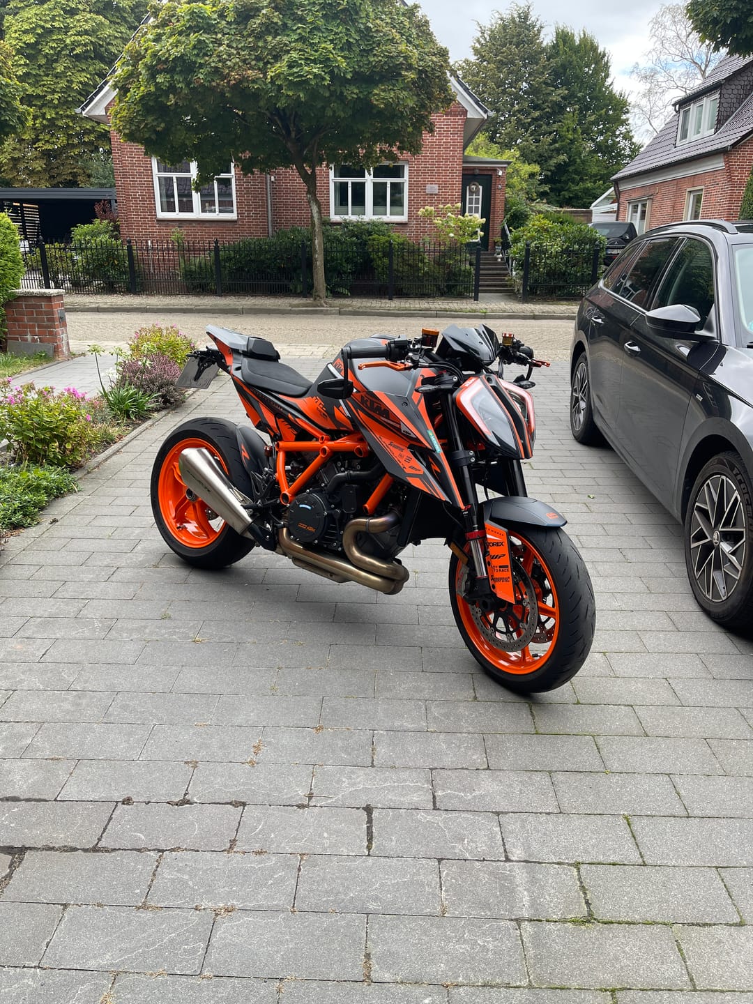 Customer photo review of KTM 1290 Super Duke R GRAPHICS - "Nebula" (Orange)