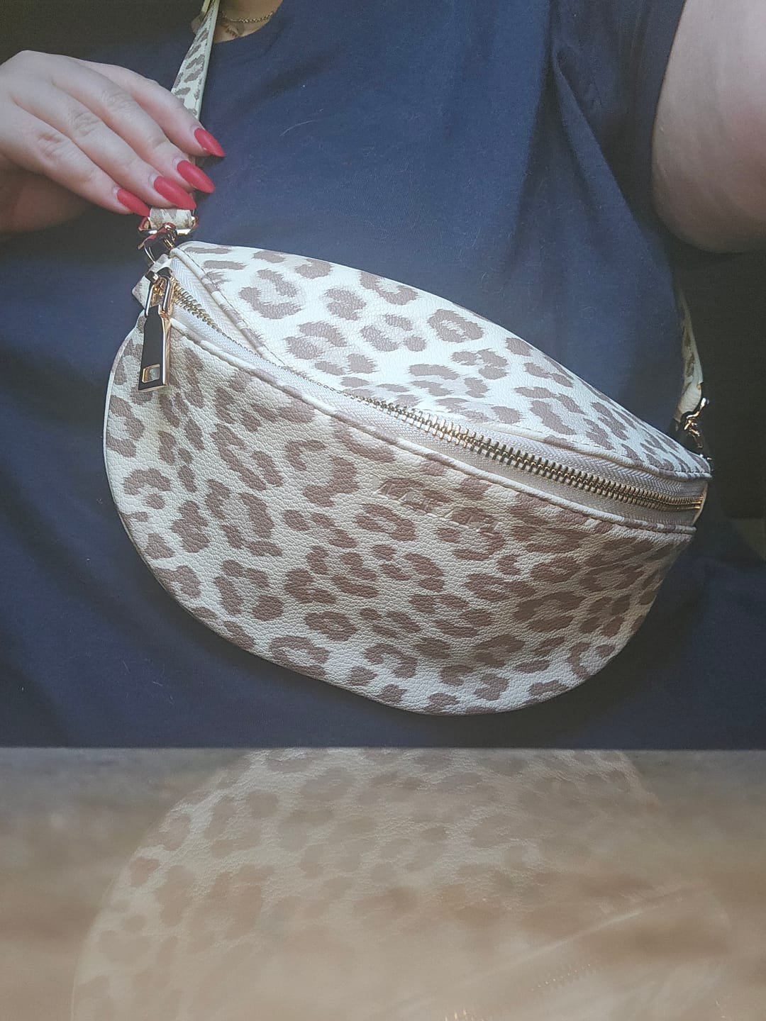 Customer photo review of NOA - LEO WHITE