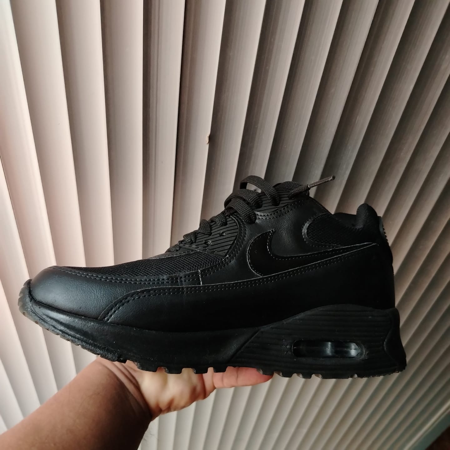 Customer photo review of Tenis Max 90 Negro Total
