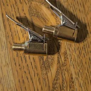 Customer photo review of Protezione Anti-Perdite Valvola Pneumatici Ottone 8mm Bloccaggio