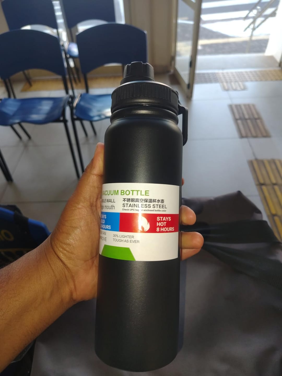 Customer photo review of Garrafa de Água Térmica Aço Inox Esportiva Academia Isolada a Vácuo Aço Inox 304 de 800ml