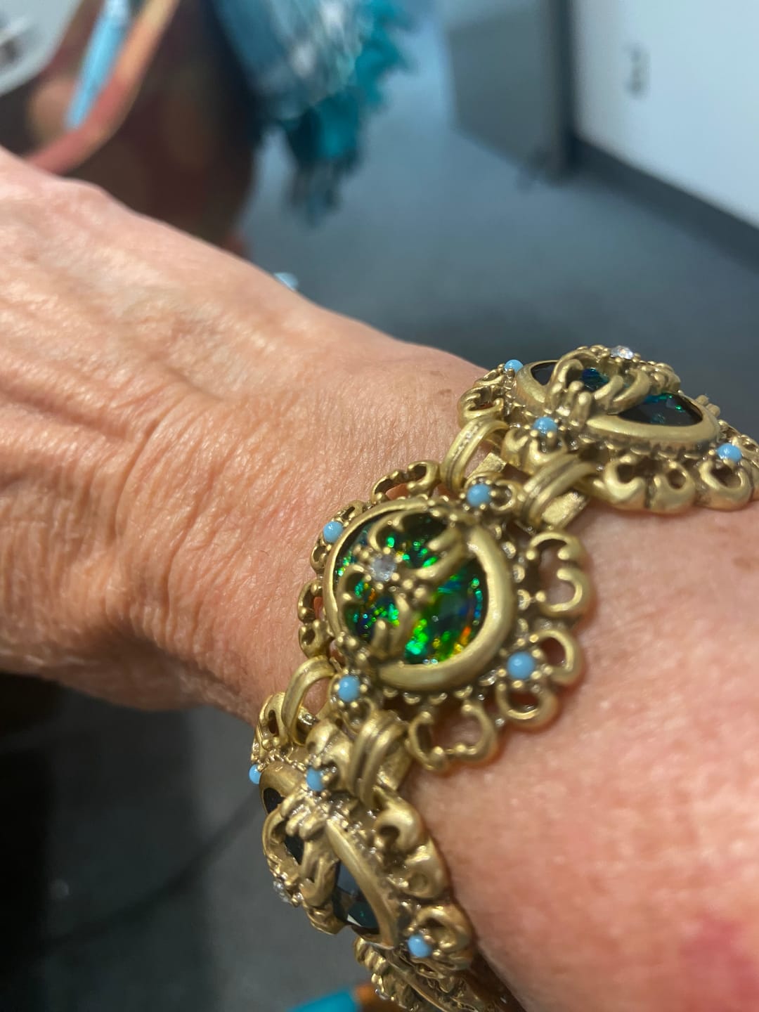 Customer photo review of Baroque Halo Link Bracelet