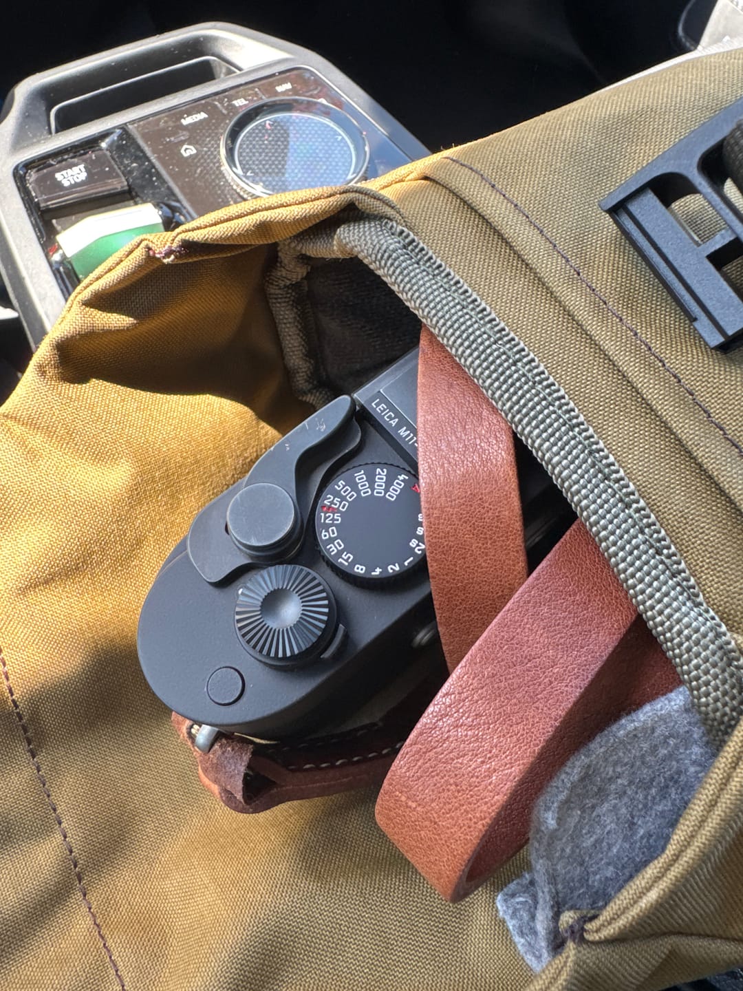 Customer photo review of Air Clicker – Soft Release Button (Titanium Black Matte)