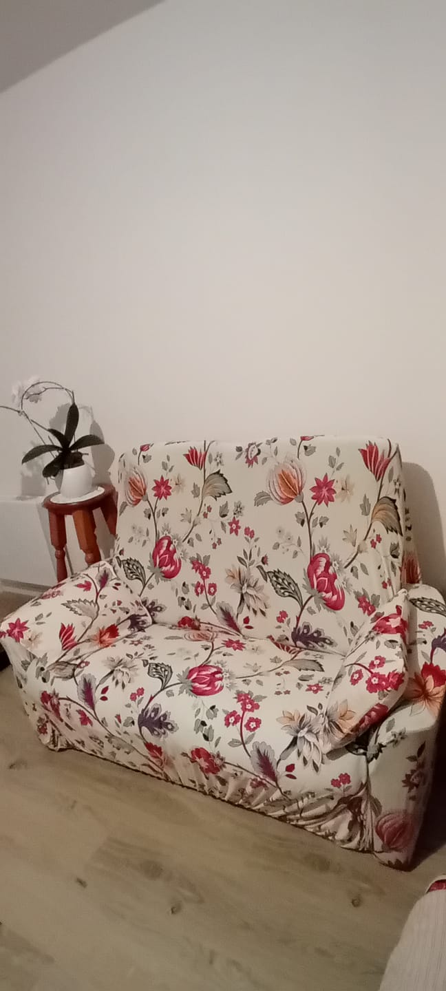 Customer photo review of Red Flower - Housses Extensibles de Fauteuil et Canapé