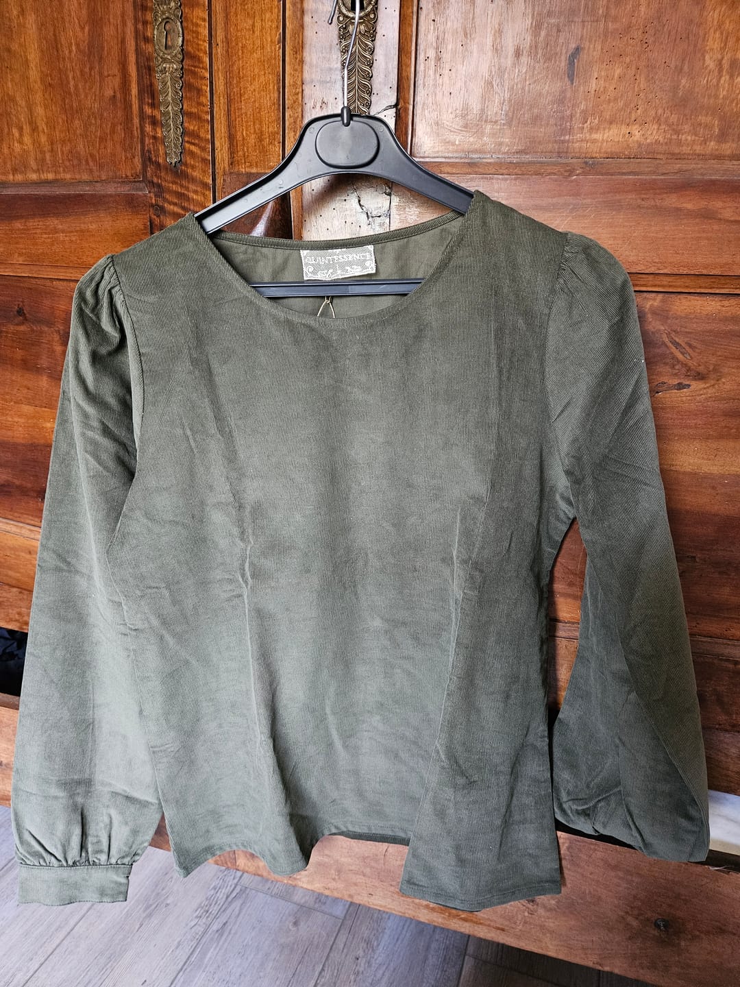 Customer photo review of Blouse Amarante - velours milleraies kaki