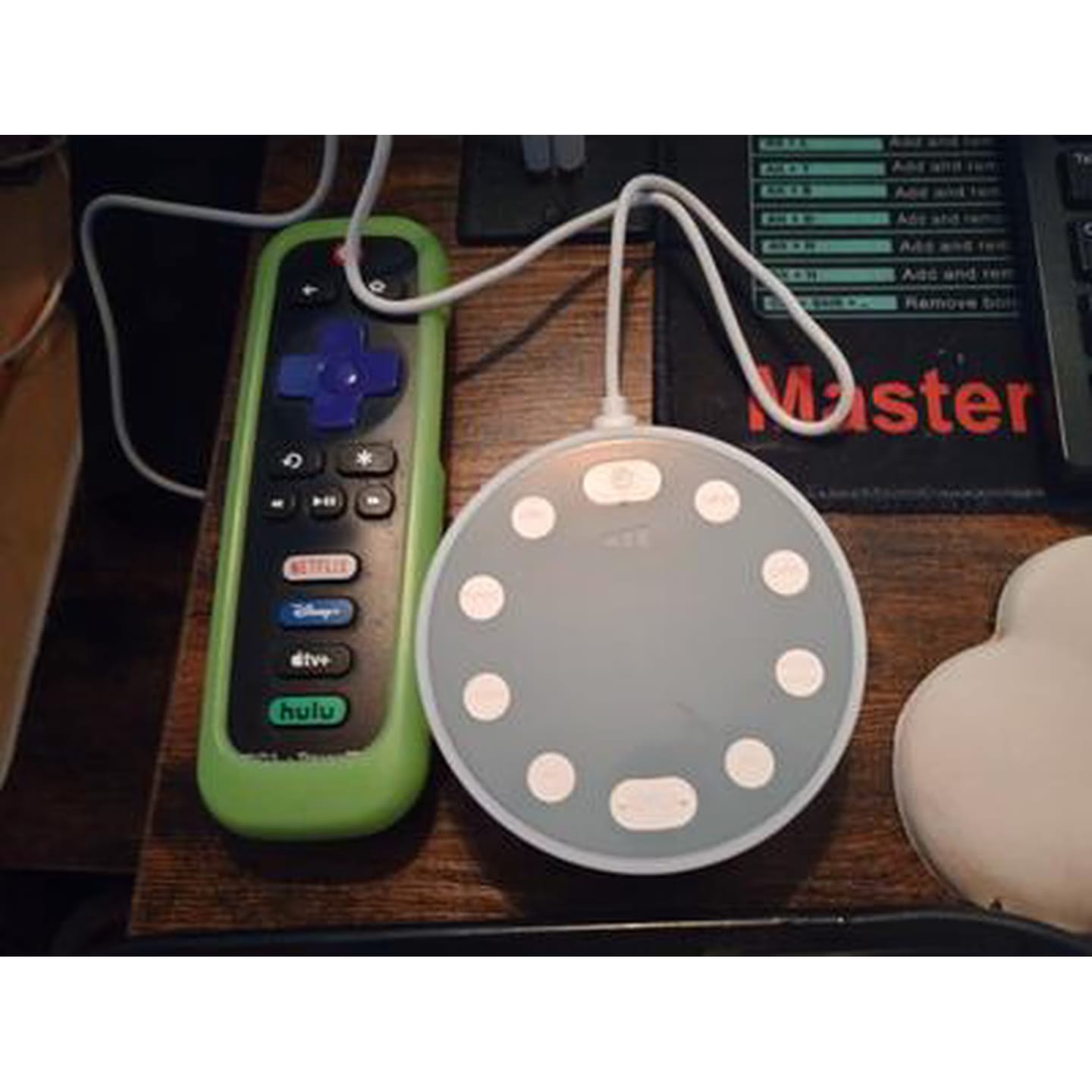 Customer photo review of White Noise Machine with Night Light - Sound Machine for Baby & Adults, 6 Sounds, Timer & Memory Function