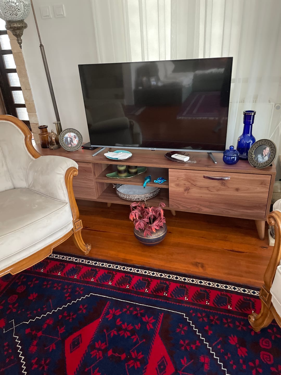 Customer photo review of Rani A9 Tv Ünitesi Modern Ayaklı Tv Sehpası 180 cm Minyatür Ceviz