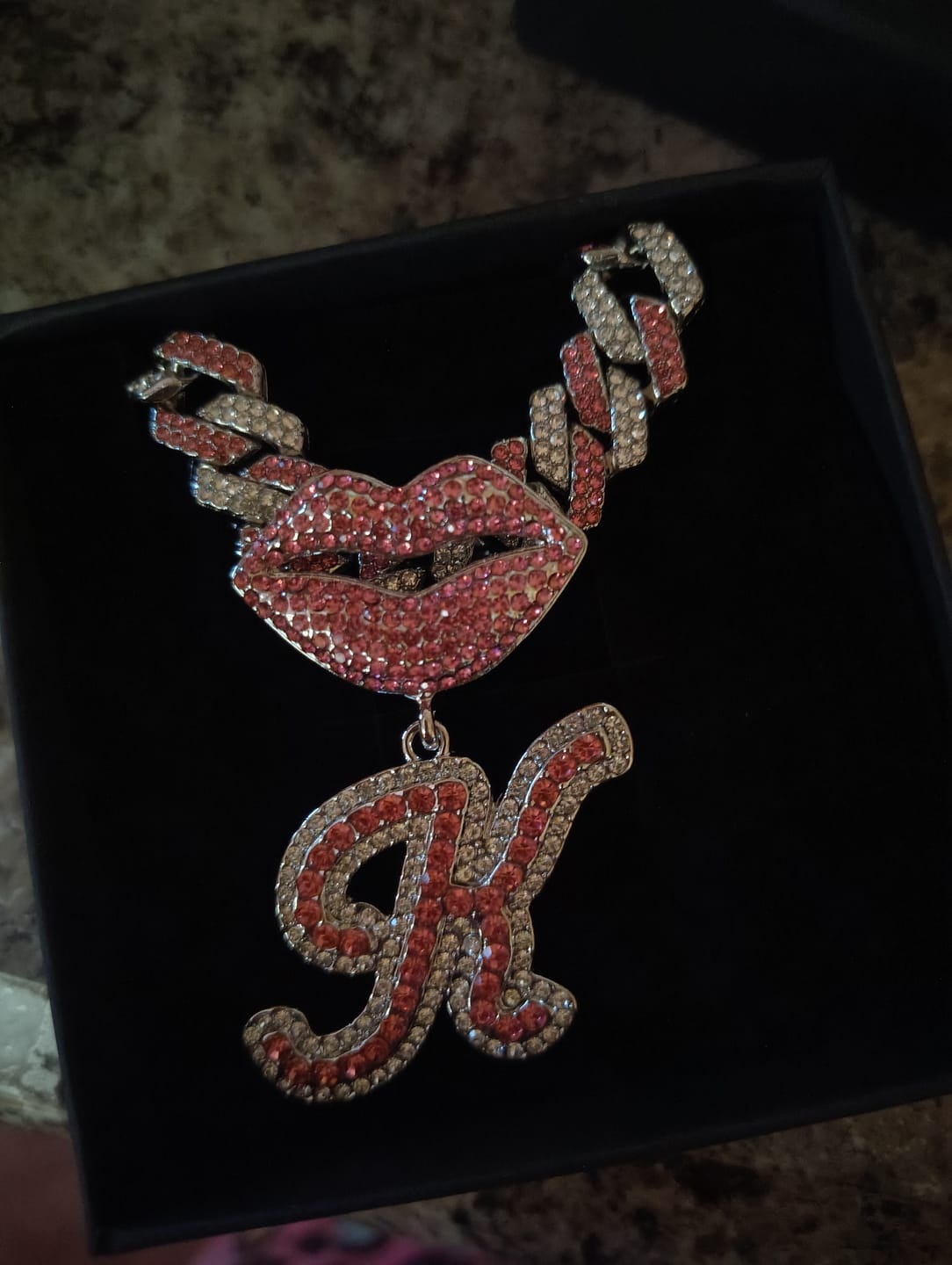 Customer photo review of LUXIIVA® LIPS INITIAL PENDANT(Ready to Ship)
