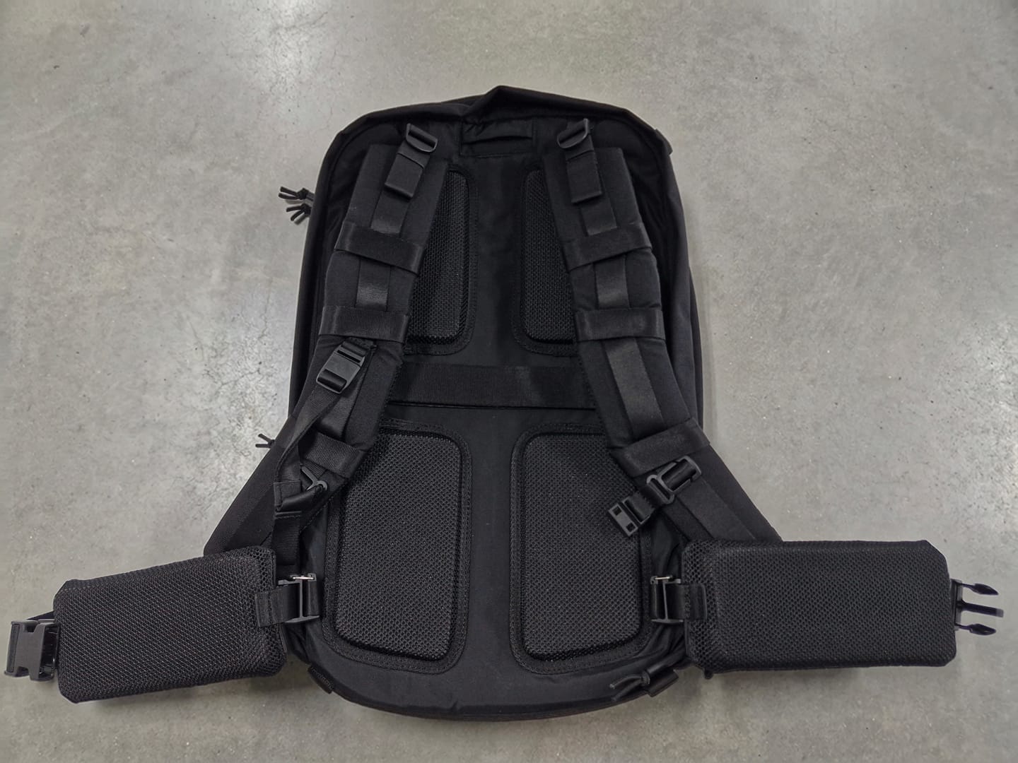 Customer photo review of NoahFlex™ Pack 31L Cordura® Core Bundle BK
