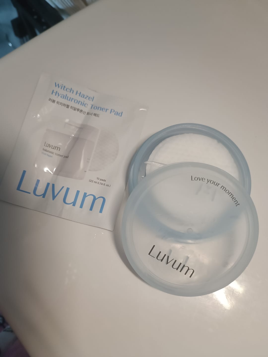 Customer photo review of Luvum Hazel Hyaluronic Moisture Toner Pad (10stk)