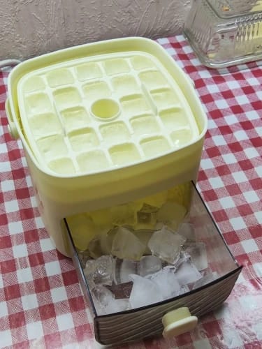Customer photo review of Compact ice maker fast cooling for summer