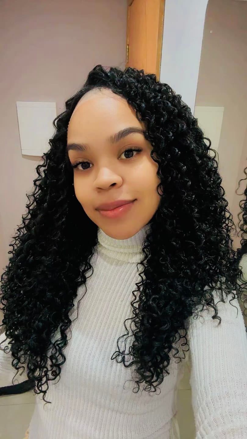Customer photo review of Lace Front Hollyhock Preta Cacheada - Repartição Livre 13x3