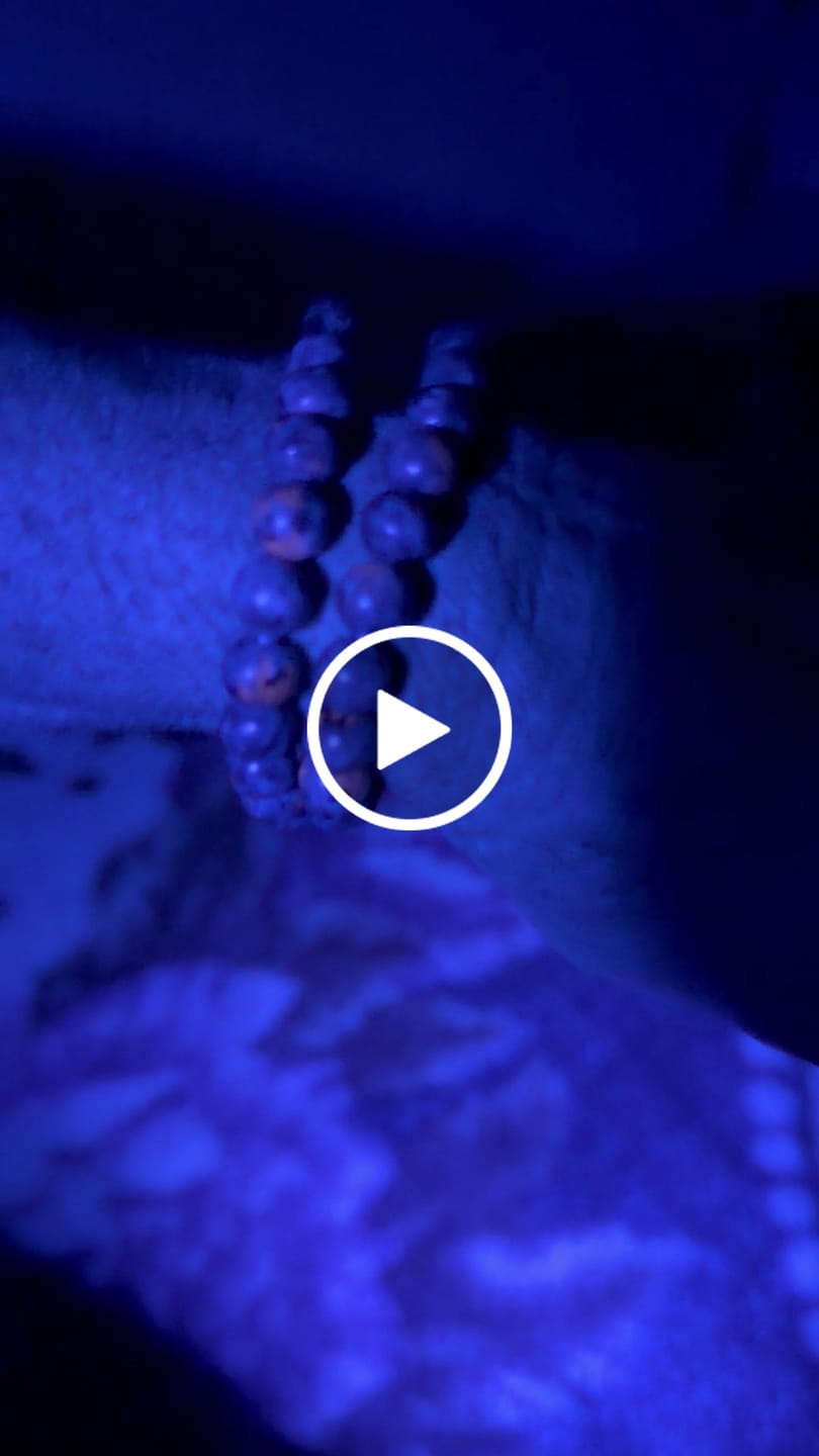 Customer video review of Natural Striped Cat Crystal Carving