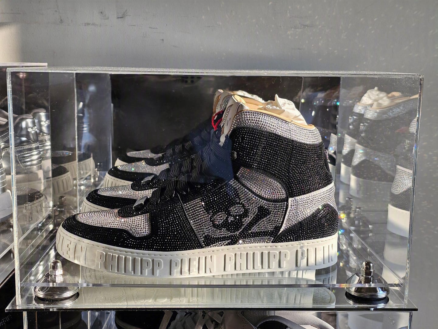 Customer photo review of Basketball Shoe Pair Display Case 15.25 X 12 X 9 Mirror (A082/V13)