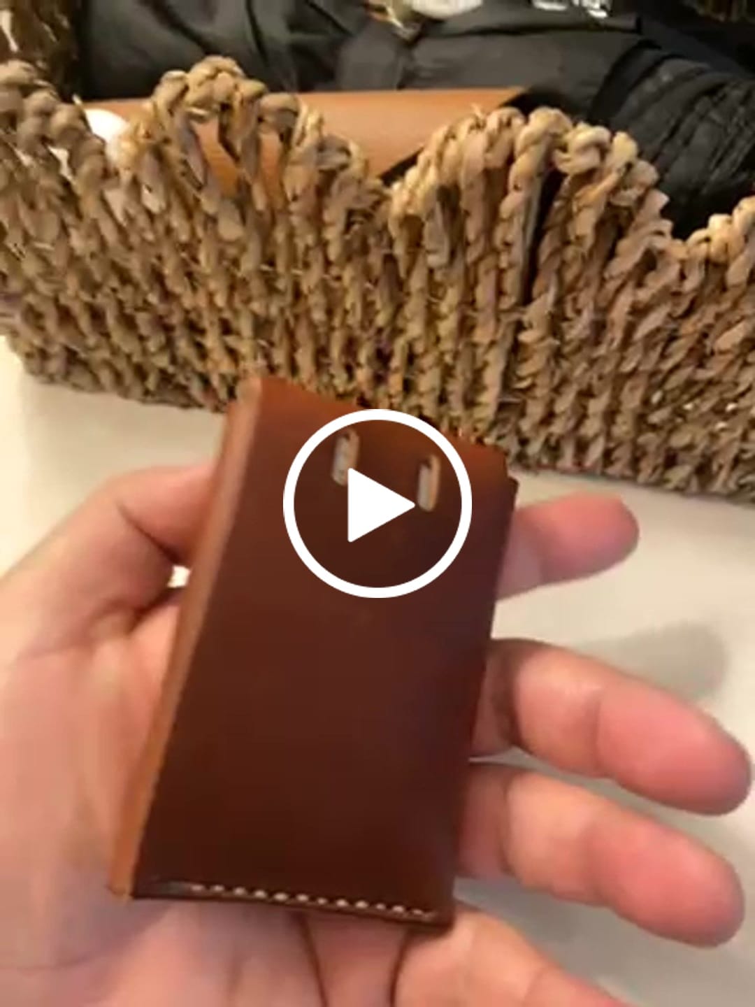 Customer video review of Plånbok Drifter - Med halsrem