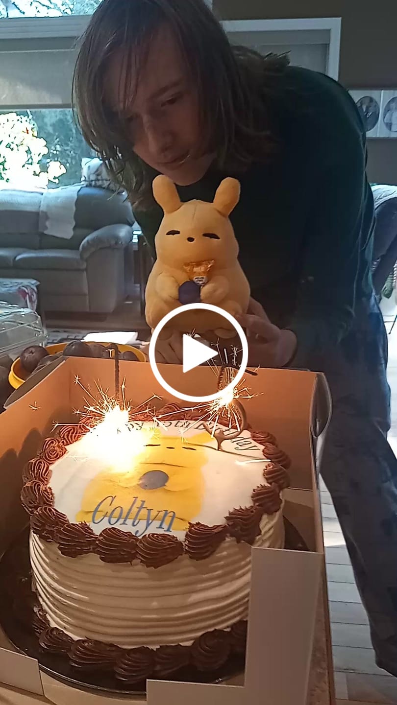 Customer video review of Rain World - Gourmand Slugpup Plush