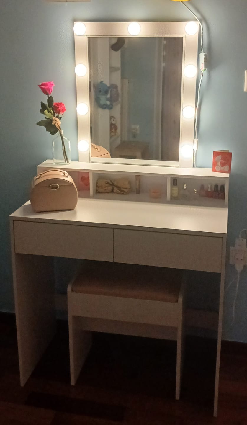Customer photo review of Σκαμπό για Μπουντουάρ Γραφείου Τουαλέτας Κρεβατοκάμαρας Βελούδινο Ροζ με Λευκό RD-S001W01