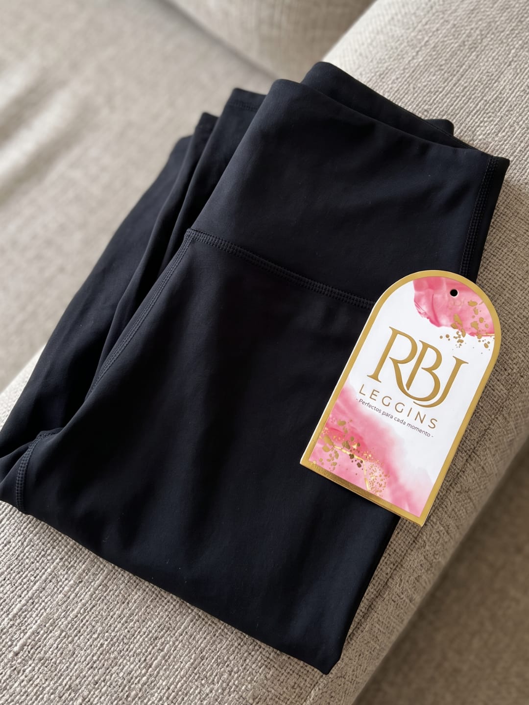 Customer photo review of Bota Campana Negro Mate | Leggin Anti-Celulitis, Anti-Fluidos Con Cintura Alta & Horma Ideal