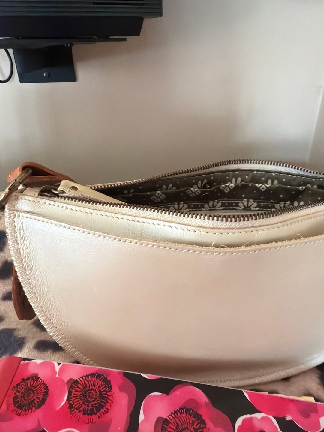 Customer photo review of Pearl Biggie Bee
