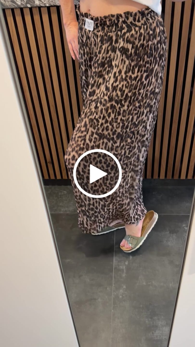 Customer video review of Signature Plisseehose mit Patch LEO
