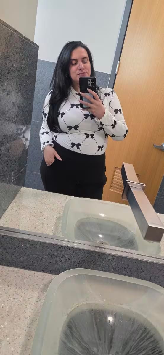 Customer photo review of Ninonine "Colette" | Bow-Lattice Graphic Long Sleeve Top
