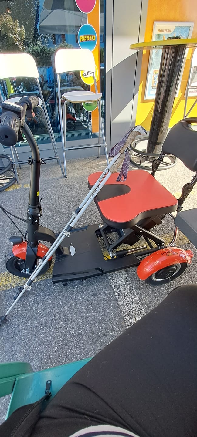 Customer photo review of Mini scooter électrique S2 pliable – 3 roues 300W/600W, mobilité pratique pour seniors et PMR