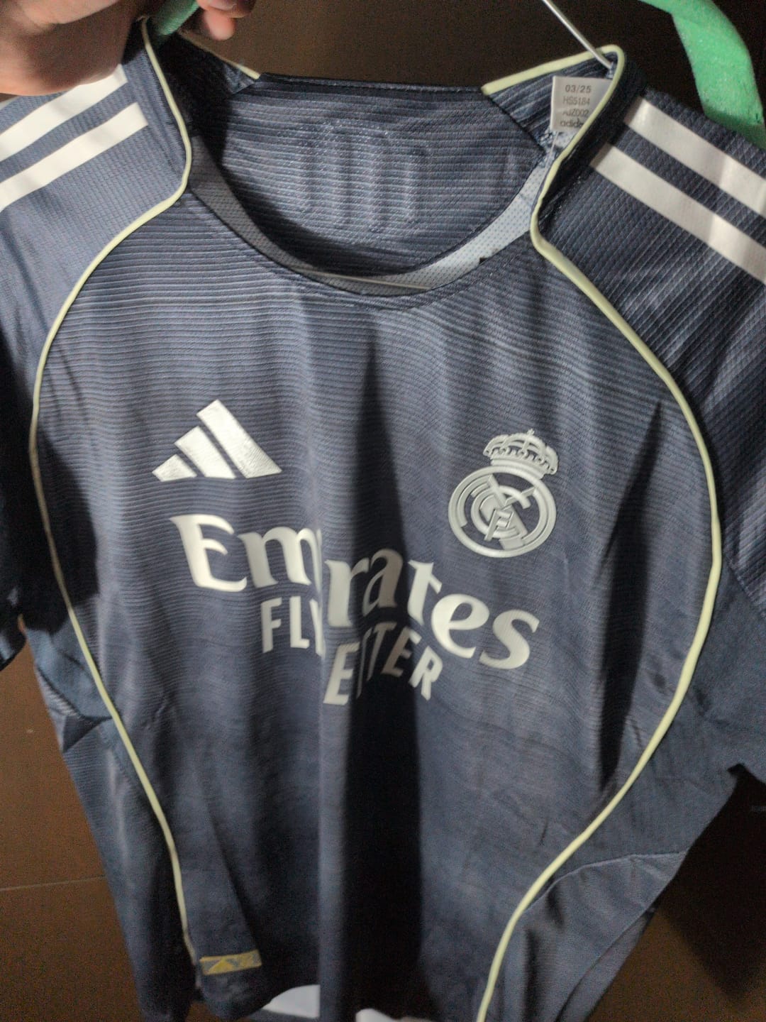 Customer photo review of Real Madrid 2025/26 Visitante Versión Jugador