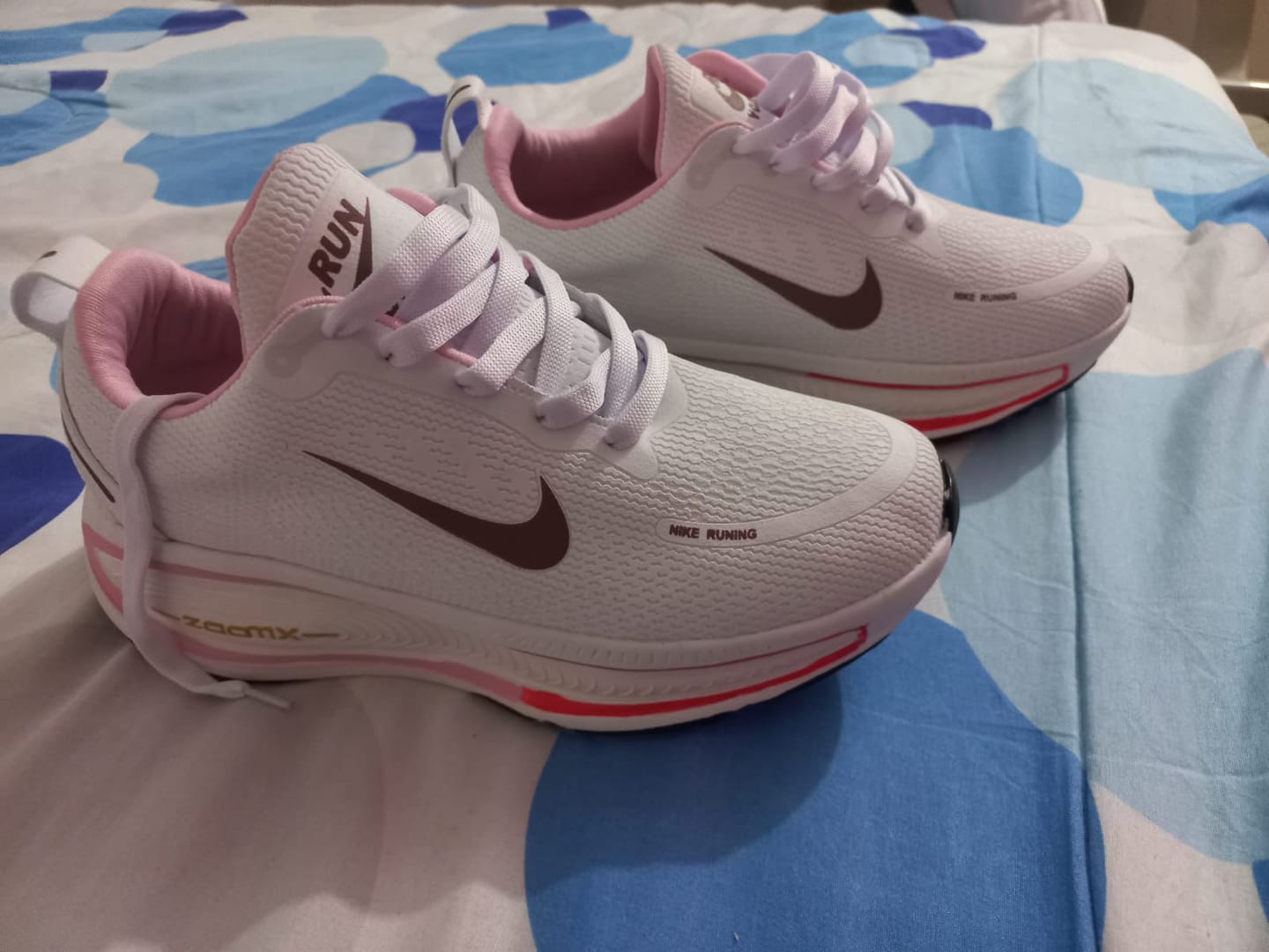 Customer photo review of NIKE VOMERO PLUS