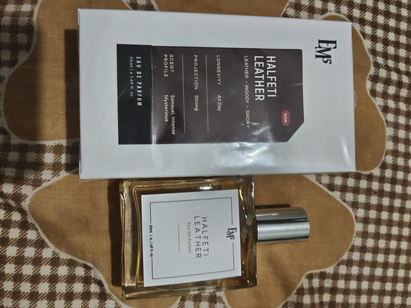 Customer photo review of Halfeti leather | Eau De Parfum