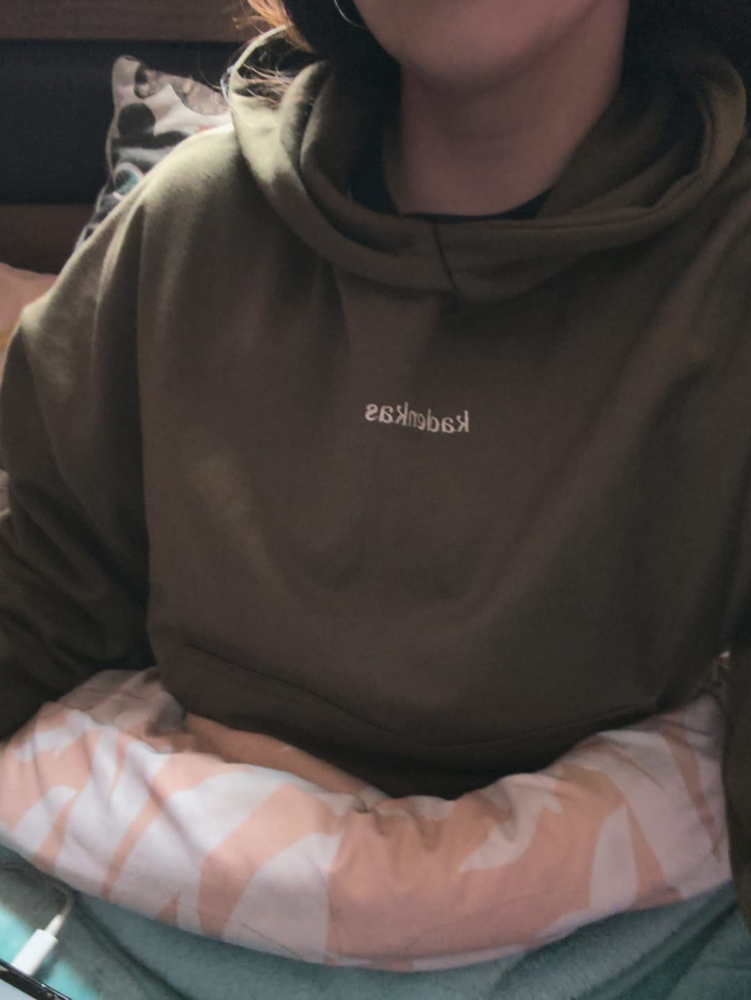 Customer photo review of (PRE-VENTA) POLERÓN HOODIE VERDE - OVERSIZE CON GORRO LOGO Y ESPALDA BORDADO