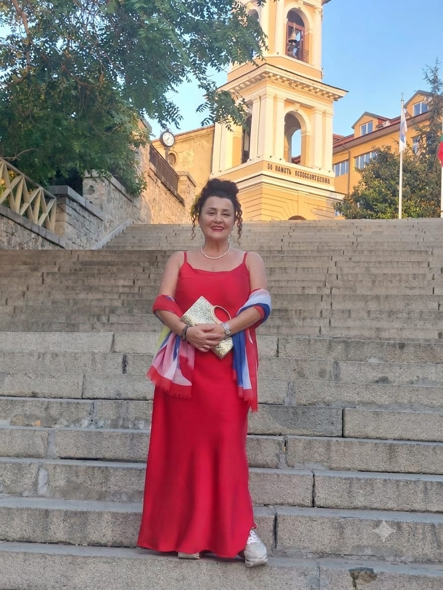 Customer photo review of Дълга рокля от сатен